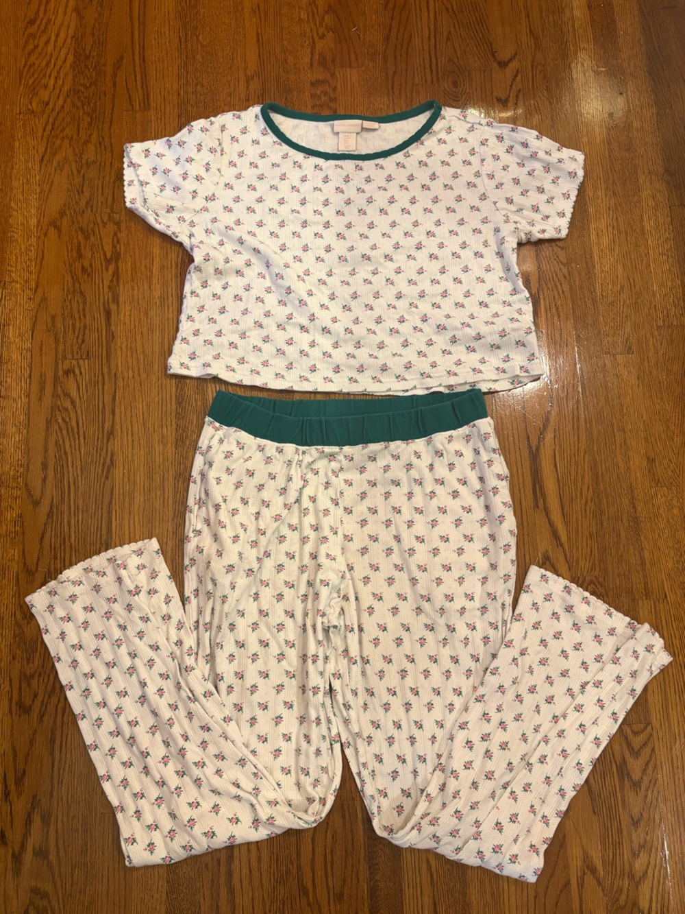 Rachel Ashwell Organic Cotton Cream Floral Pajama Set with Green Trim